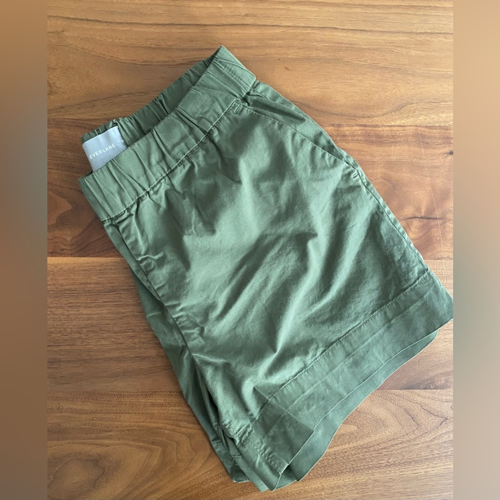 Everlane Easy Shorts | Olive